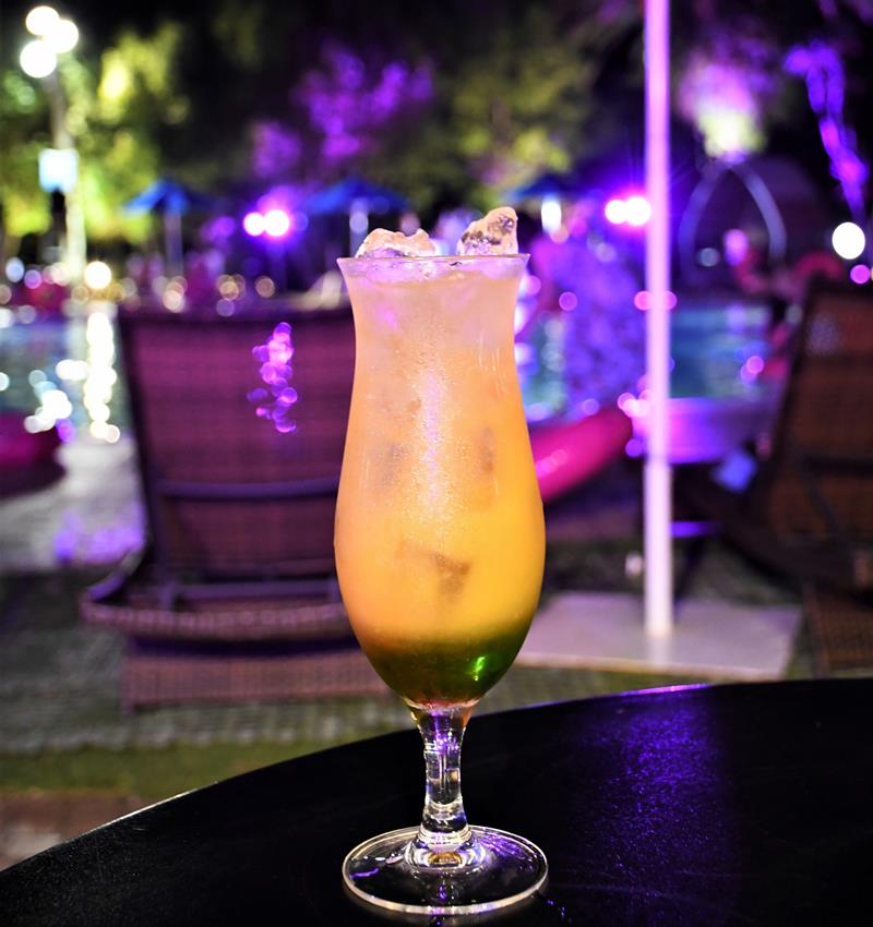 炭酸飲料「CHILL OUT」を使用した今年限定のオリジナルカクテル